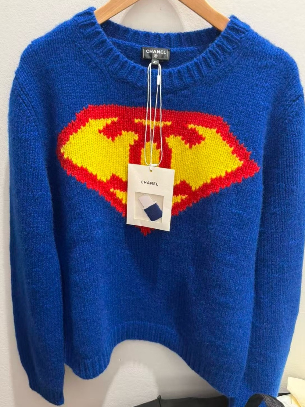 🔥Chanel 26A Blazy Superhero Superman Blue CC Cashmere Sweater FR42 Metiers Dart